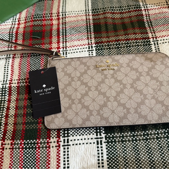 Kate Spade - Picture 2 of 3